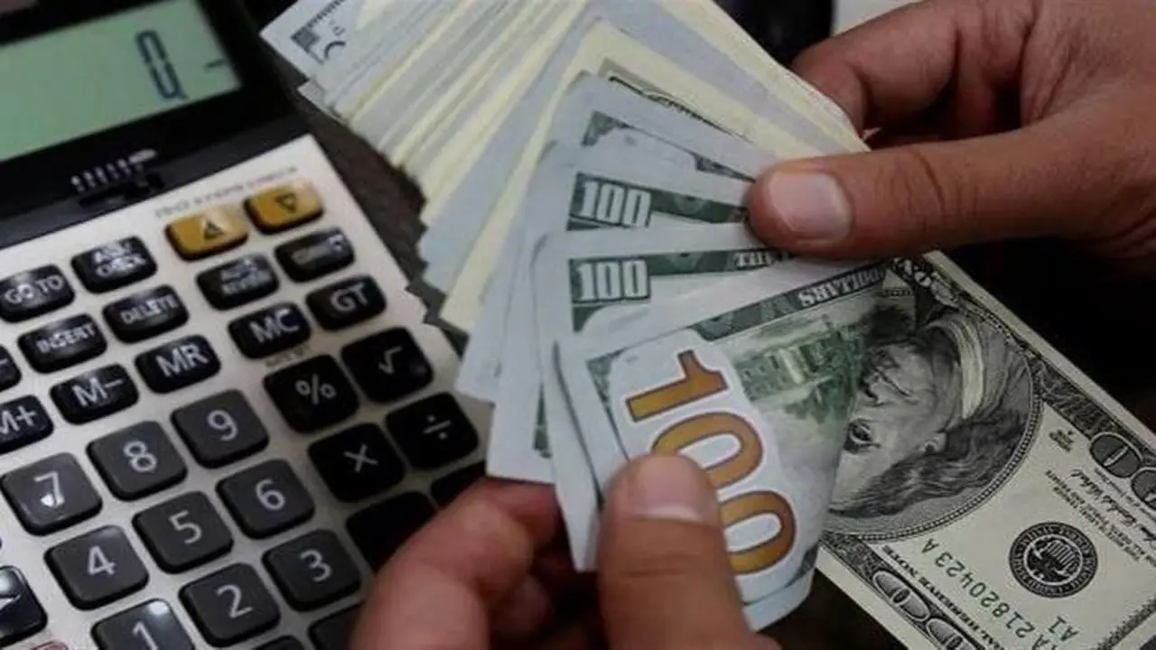 تطورات أسعار الدولار في السوق المصرفي المصري خلال تعاملات يوم الأحد